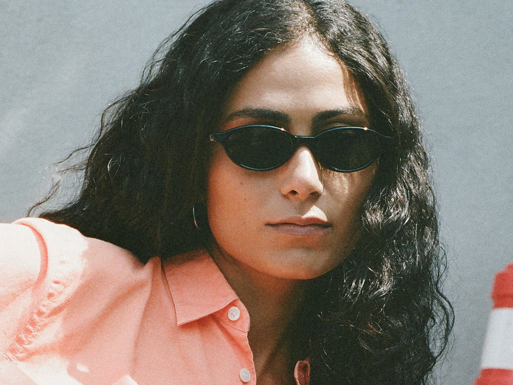 AKL 2532 01 01 Alien (s)